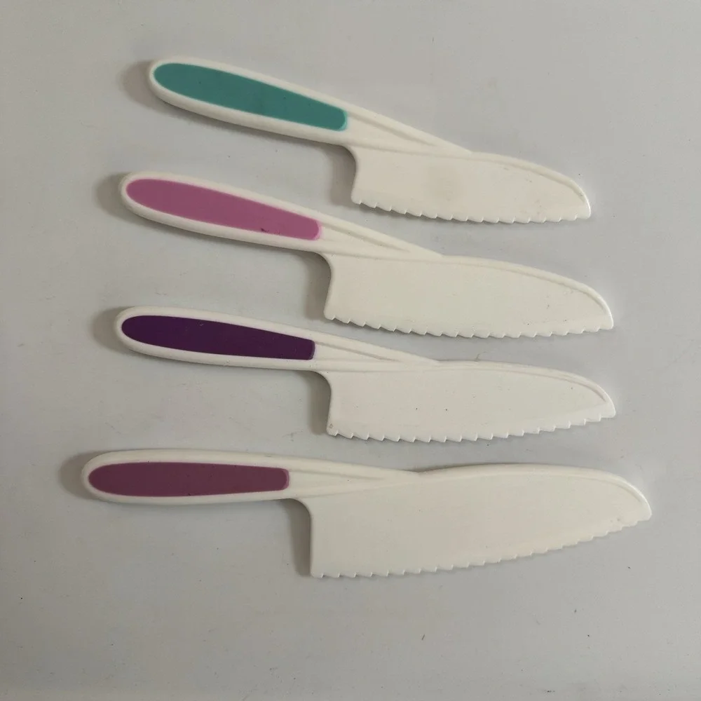 Kidster Knife Set of 4 for Cooking & Cutting Cakes, Fruits For the Kids